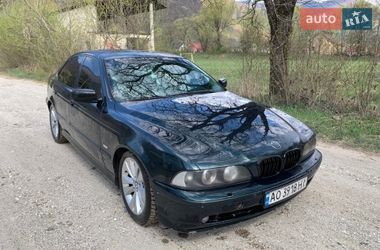 Седан BMW 5 Series 2002 в Рахові