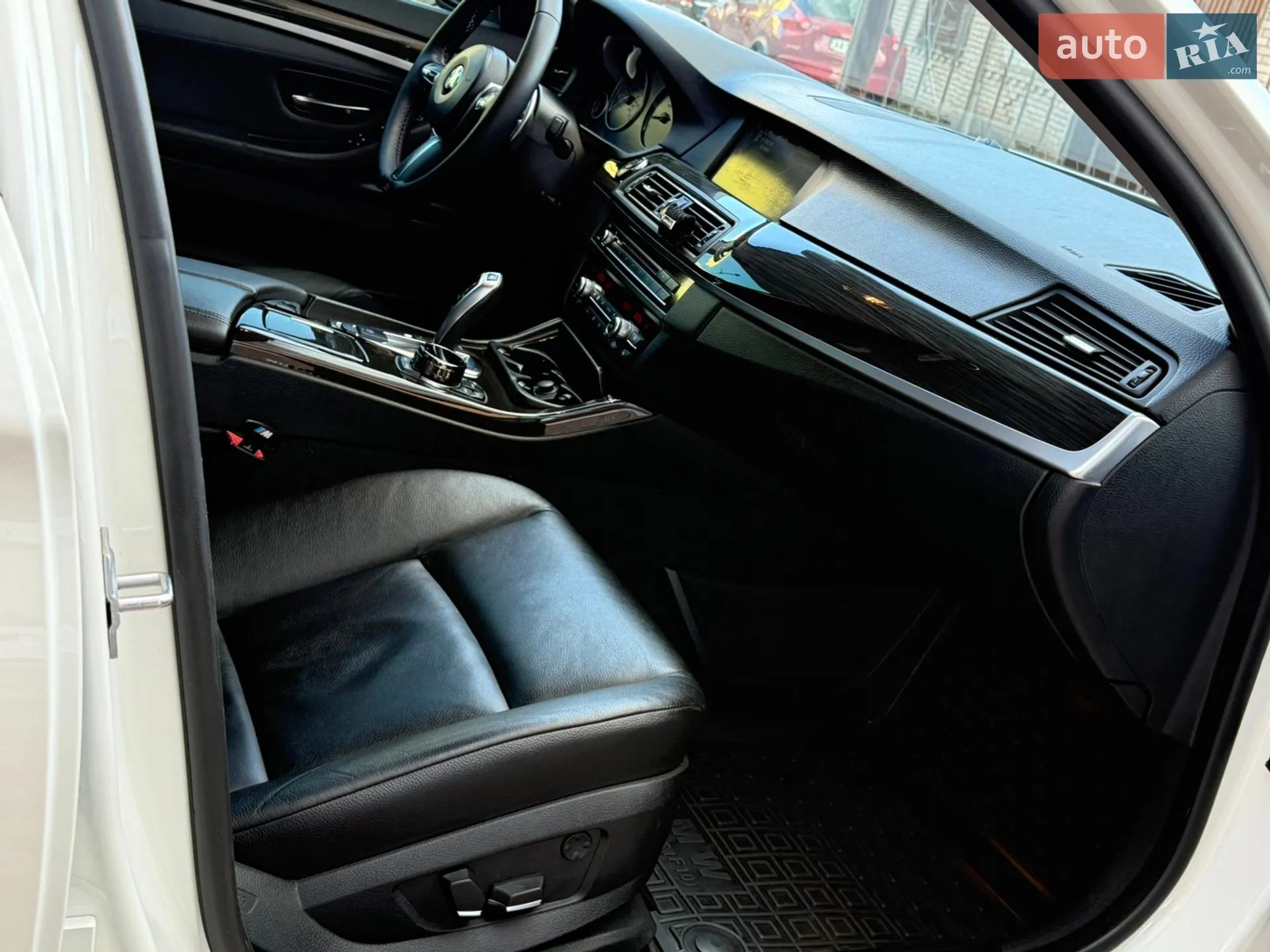 2013 BMW 5er - мініатюра 19