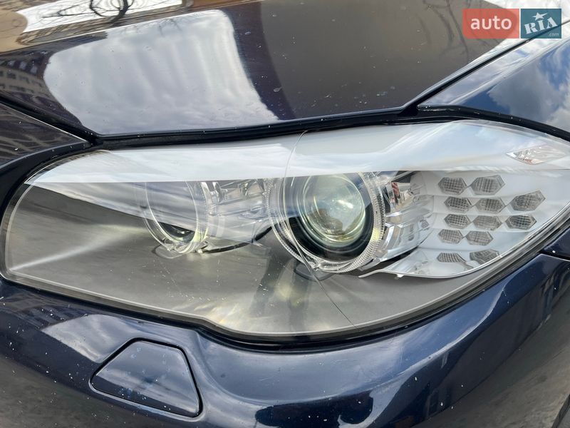 Седан BMW 5 Series 2011 в Вишневом фото 9 Седан BMW 5 Series 2011 в Вишневом