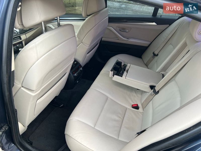 Седан BMW 5 Series 2011 в Вишневом фото 16 Седан BMW 5 Series 2011 в Вишневом