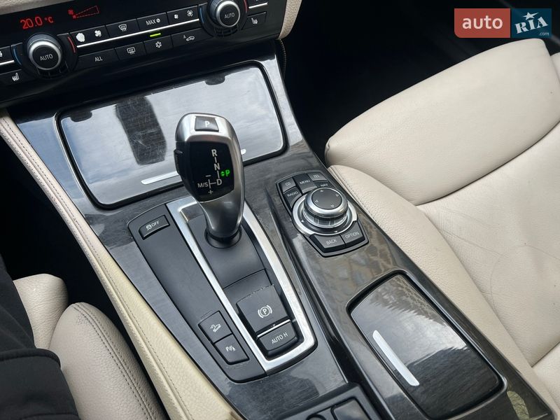 Седан BMW 5 Series 2011 в Вишневом фото 28 Седан BMW 5 Series 2011 в Вишневом