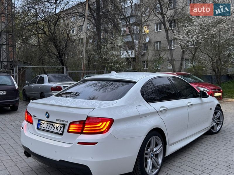 Седан BMW 5 Series 2015 в Львові