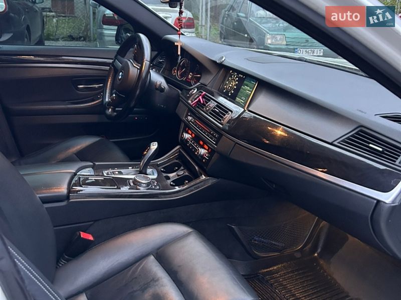 Седан BMW 5 Series 2015 в Львові