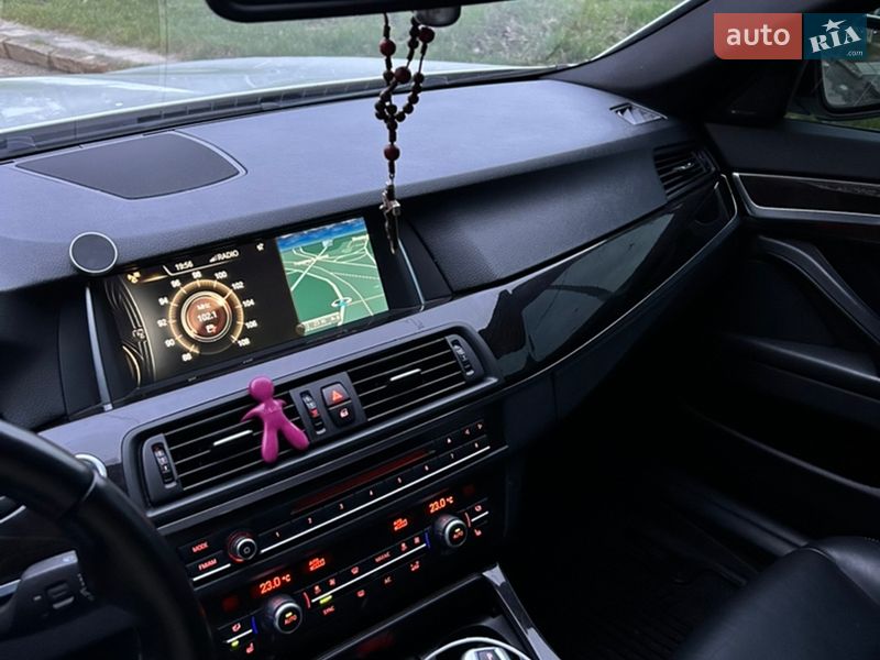 Седан BMW 5 Series 2015 в Львові