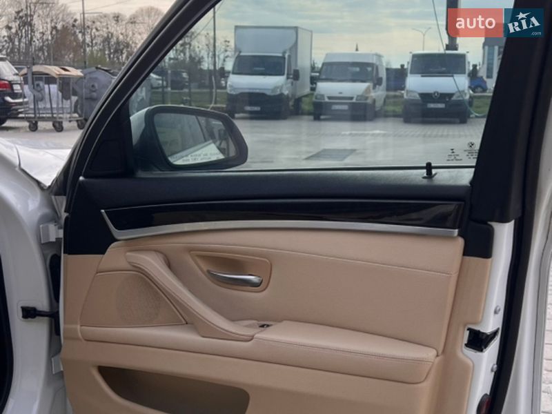 Седан BMW 5 Series 2014 в Львові