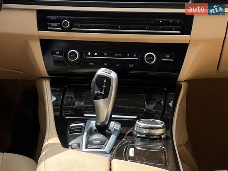 Седан BMW 5 Series 2014 в Львові