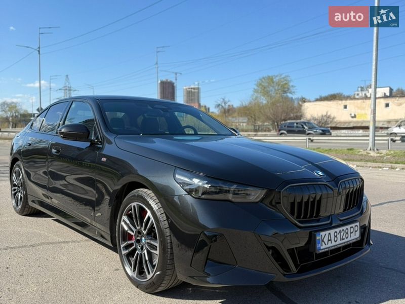 Седан BMW 5 Series 2025 в Киеве фото 25 Седан BMW 5 Series 2025 в Киеве