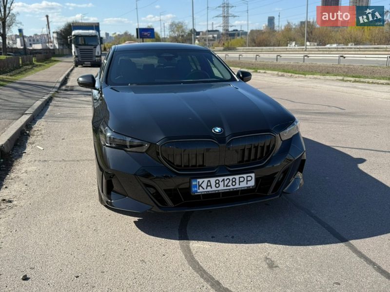 Седан BMW 5 Series 2025 в Киеве фото 39 Седан BMW 5 Series 2025 в Киеве