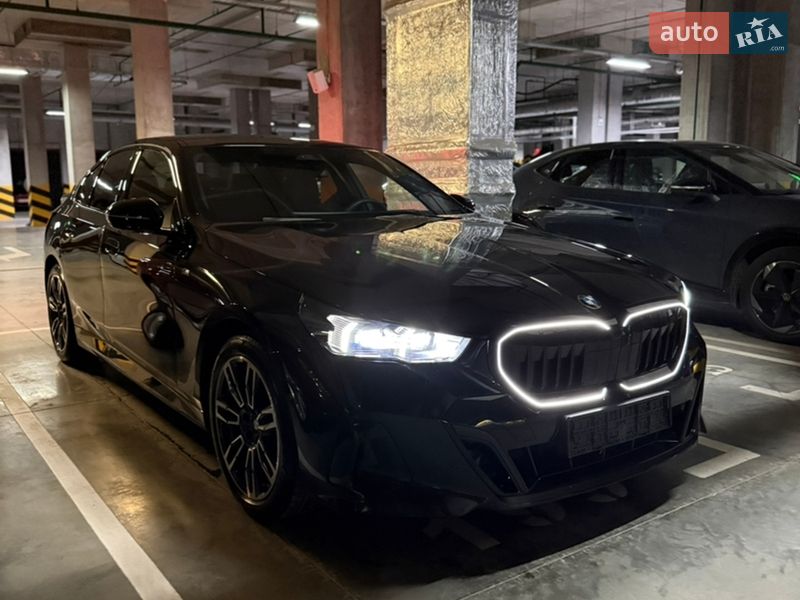 Седан BMW 5 Series 2025 в Киеве фото 61 Седан BMW 5 Series 2025 в Киеве