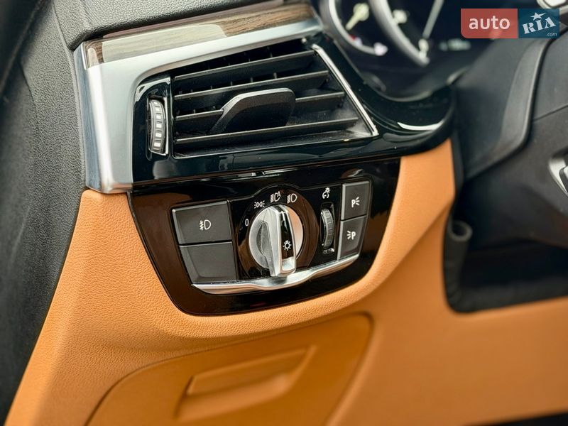 Седан BMW 5 Series 2017 в Ровно