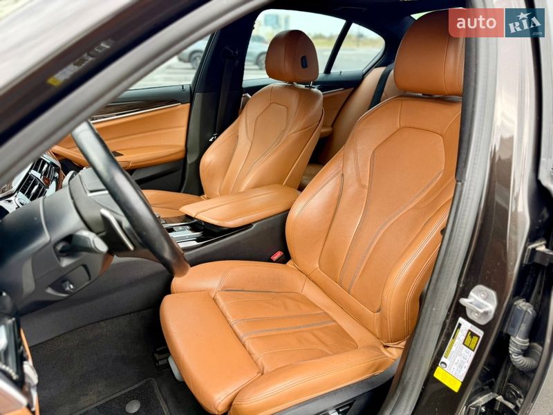 Седан BMW 5 Series 2017 в Ровно