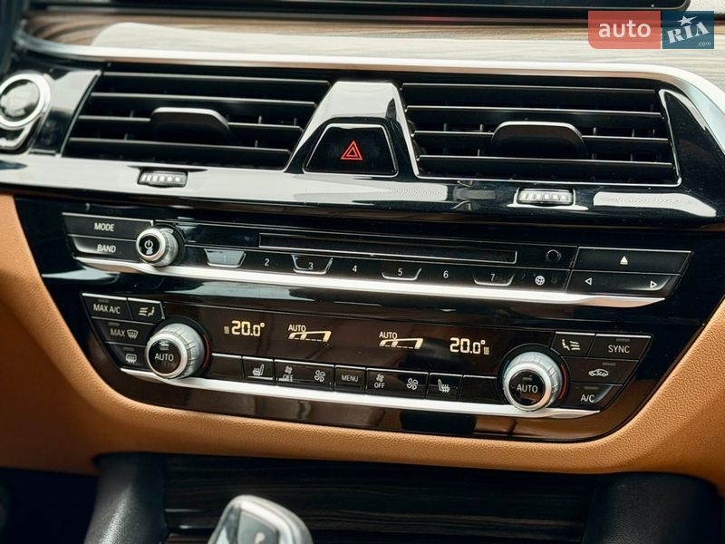 Седан BMW 5 Series 2017 в Ровно