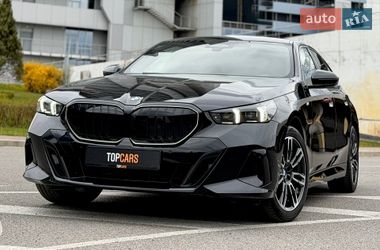 Седан BMW 5 Series 2023 в Киеве