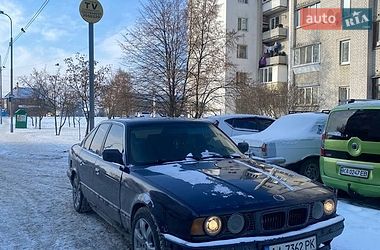 Седан BMW 5 Series 1990 в Киеве