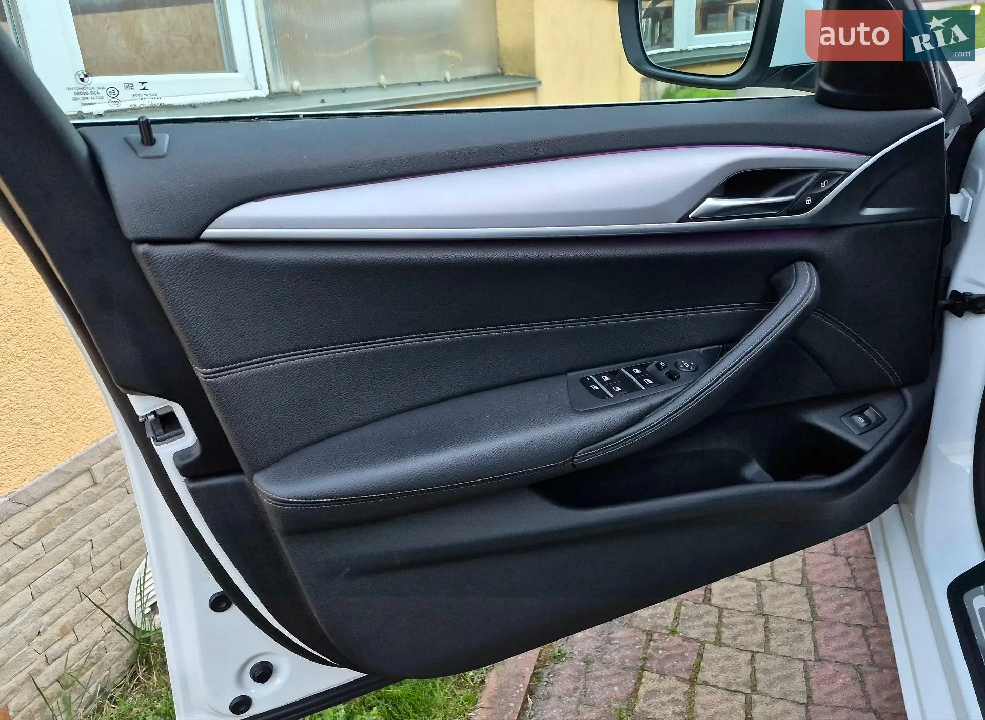 BMW 5 Series 2019 VIN WBAJP31020BT93775 фото оголошення 17 з 28