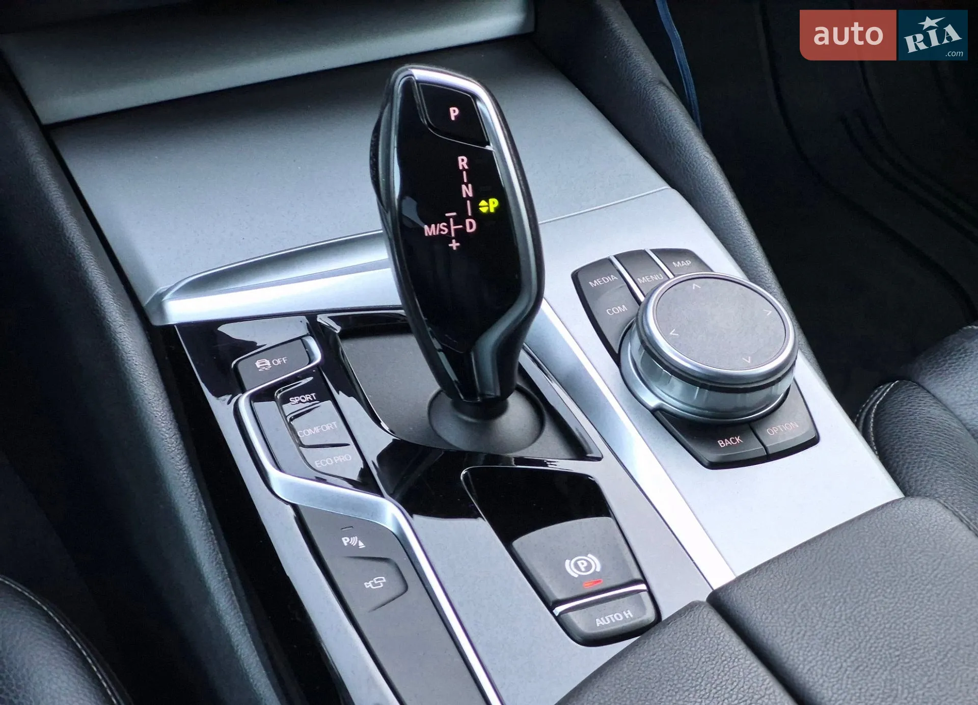 BMW 5 Series 2019 VIN WBAJP31020BT93775 фото оголошення 22 з 28
