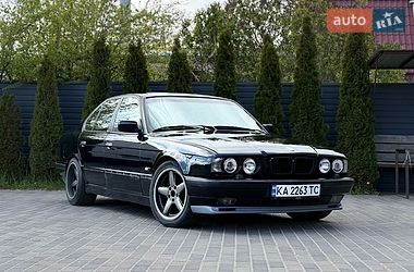 Седан BMW 5 Series 1992 в Киеве