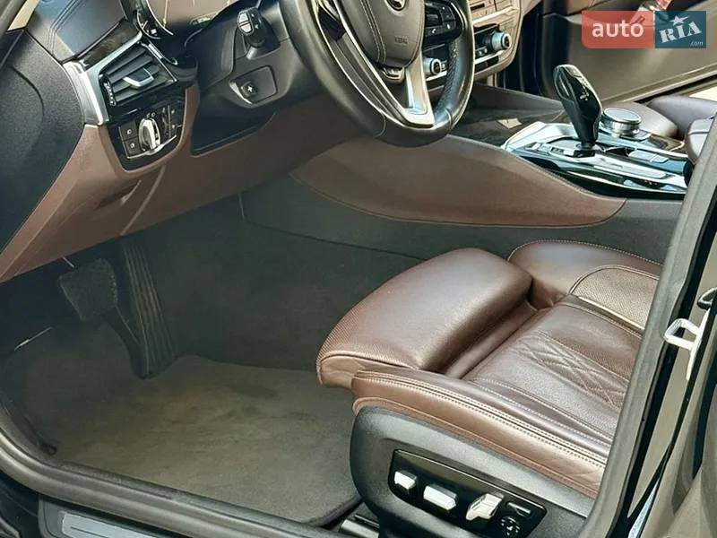 BMW 5 Series 2018 VIN WBAJC9101JB279394 фото оголошення 16 з 71