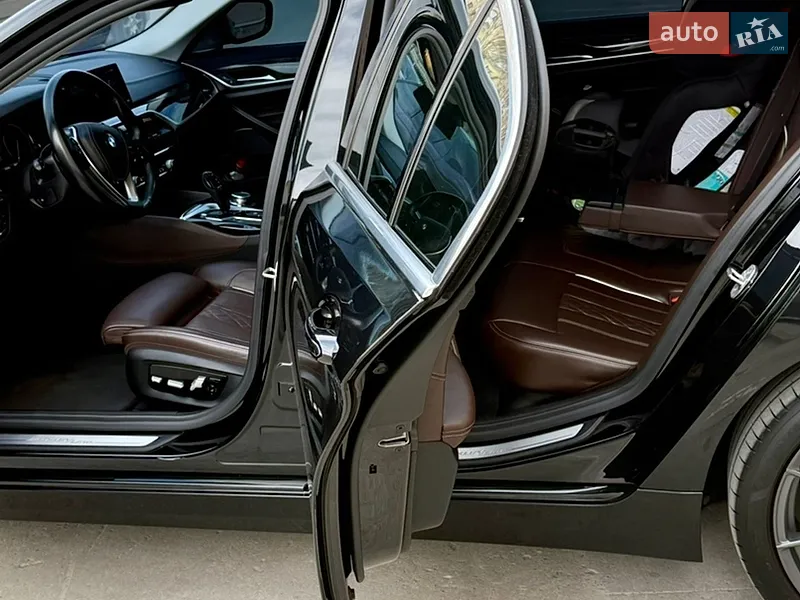 BMW 5 Series 2018 VIN WBAJC9101JB279394 фото оголошення 26 з 71