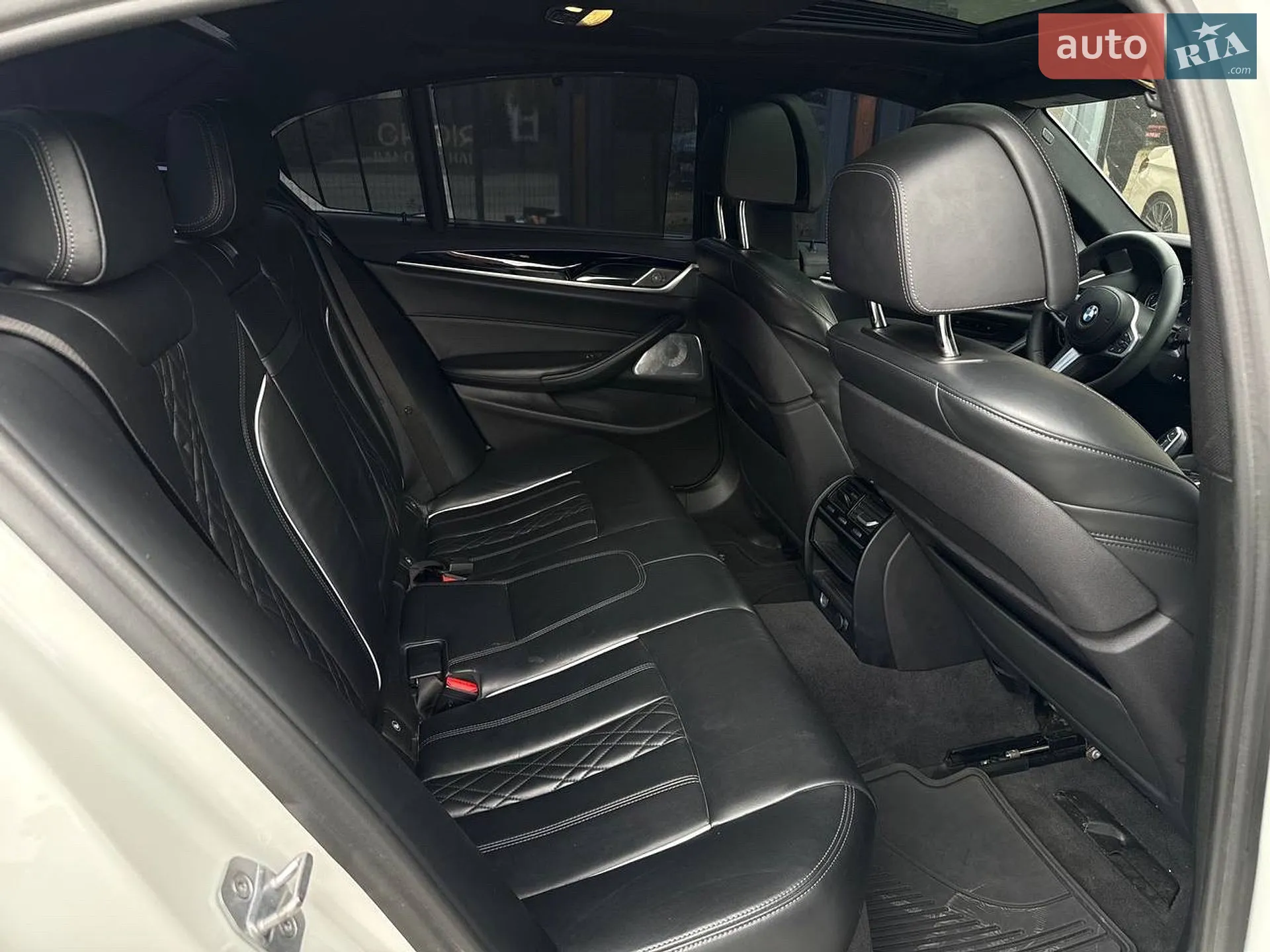 2017 BMW 5er - мініатюра 31