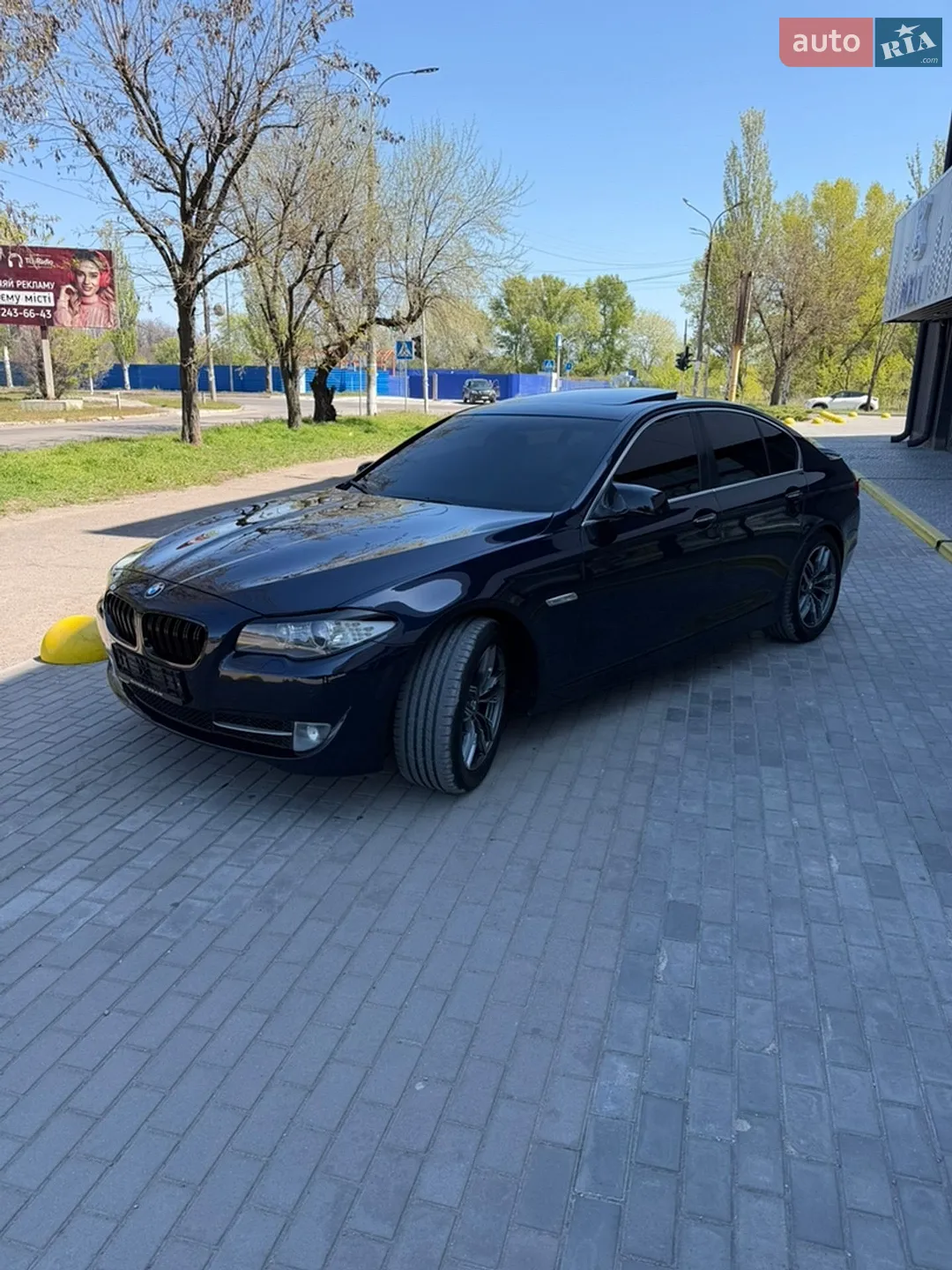 2011 BMW 5er - мініатюра 2