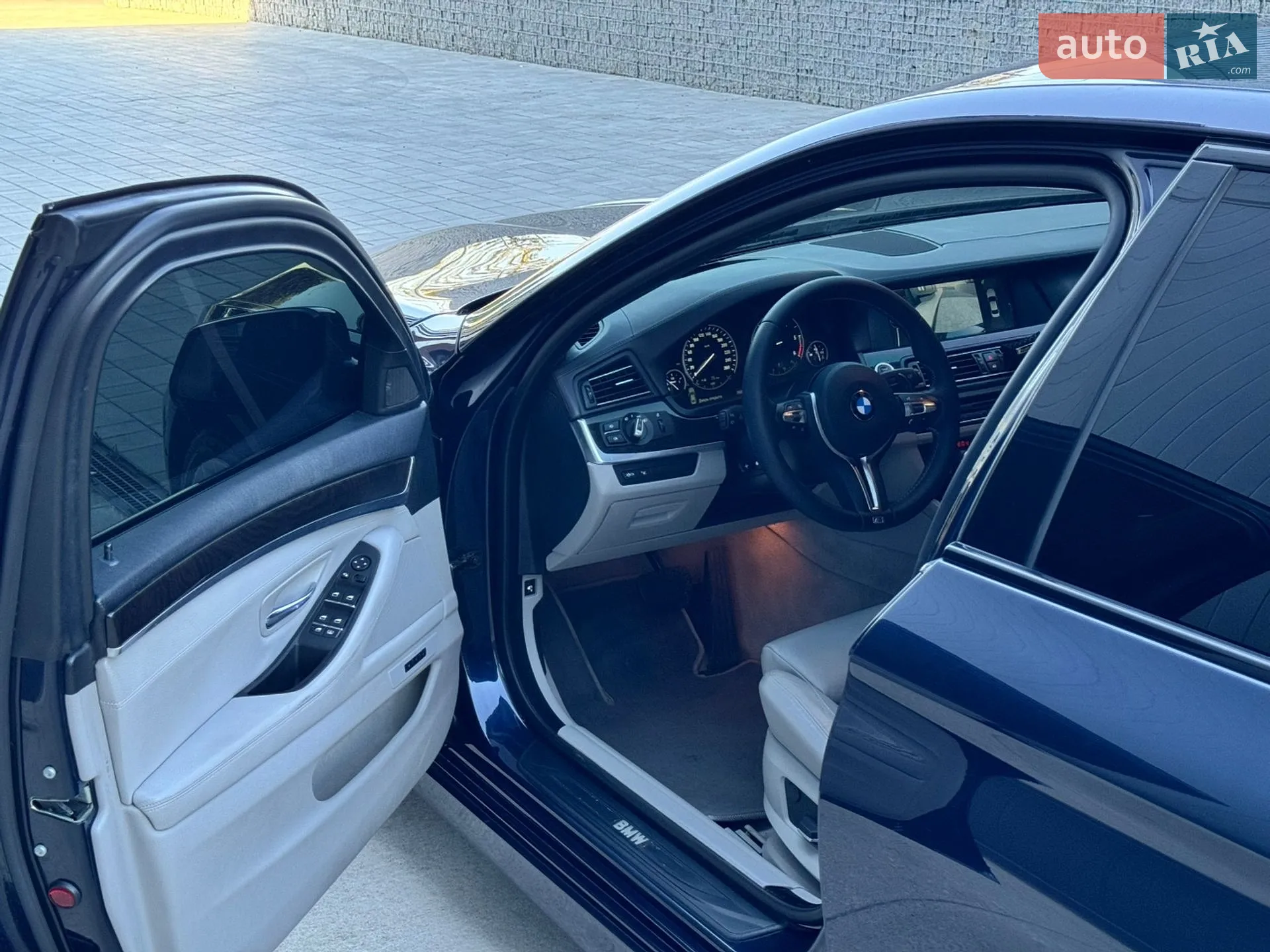2011 BMW 5er - мініатюра 21