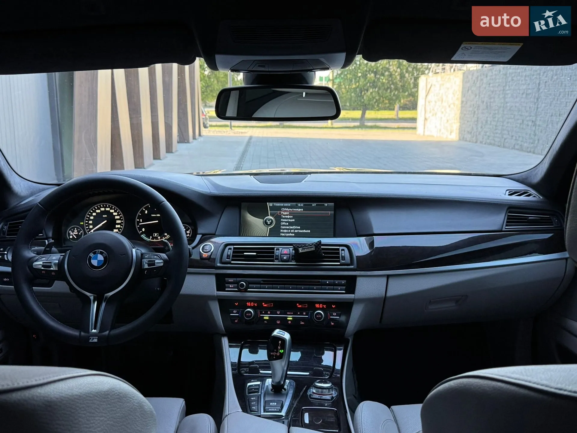 2011 BMW 5er - мініатюра 33