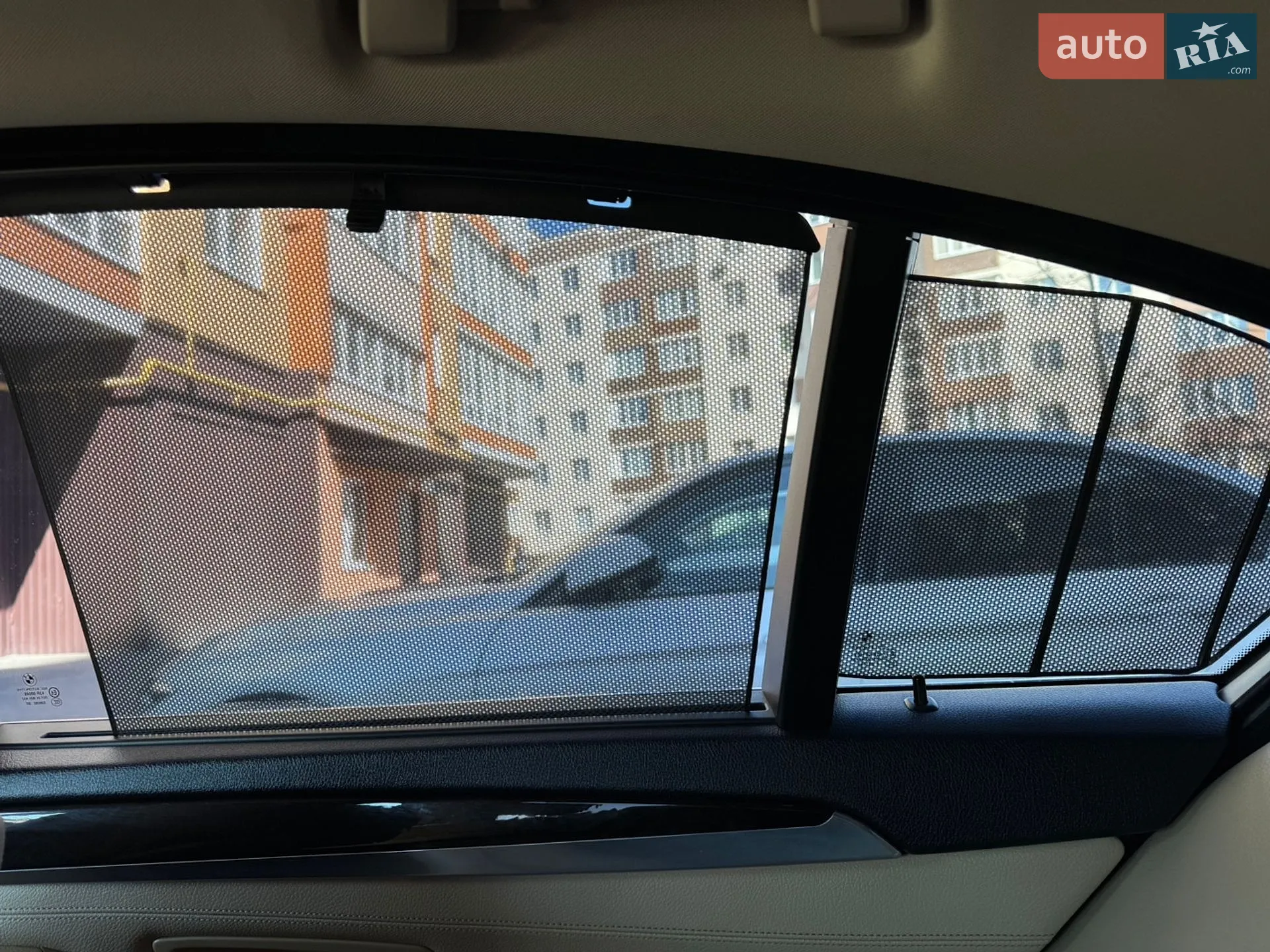2010 BMW 5er - мініатюра 9