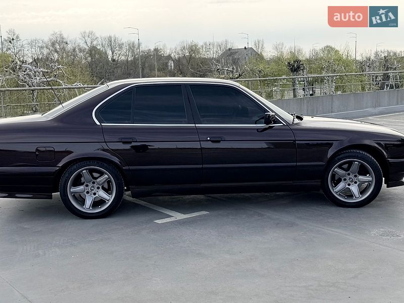 Седан BMW 5 Series 1994 в Киеве