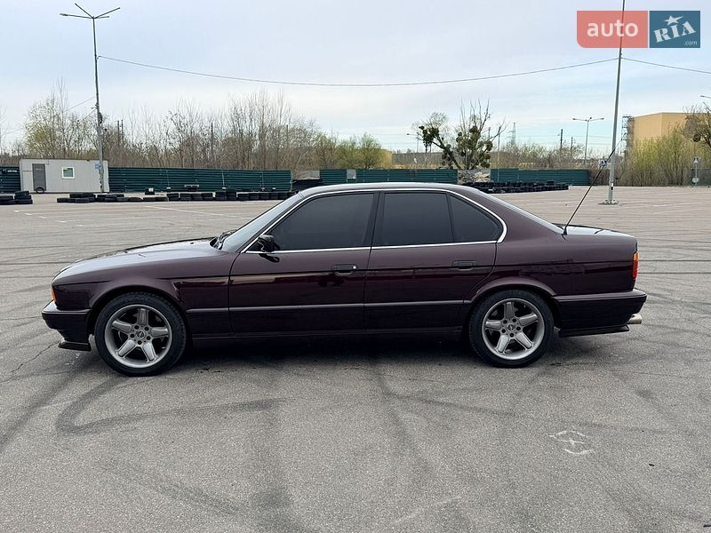 Седан BMW 5 Series 1994 в Киеве