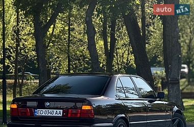 Седан BMW 5 Series 1994 в Киеве