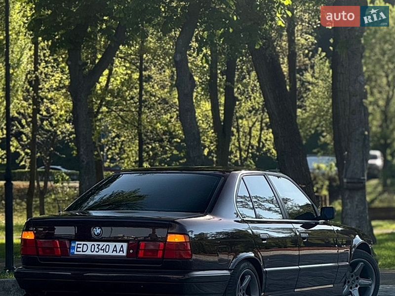 Седан BMW 5 Series 1994 в Киеве