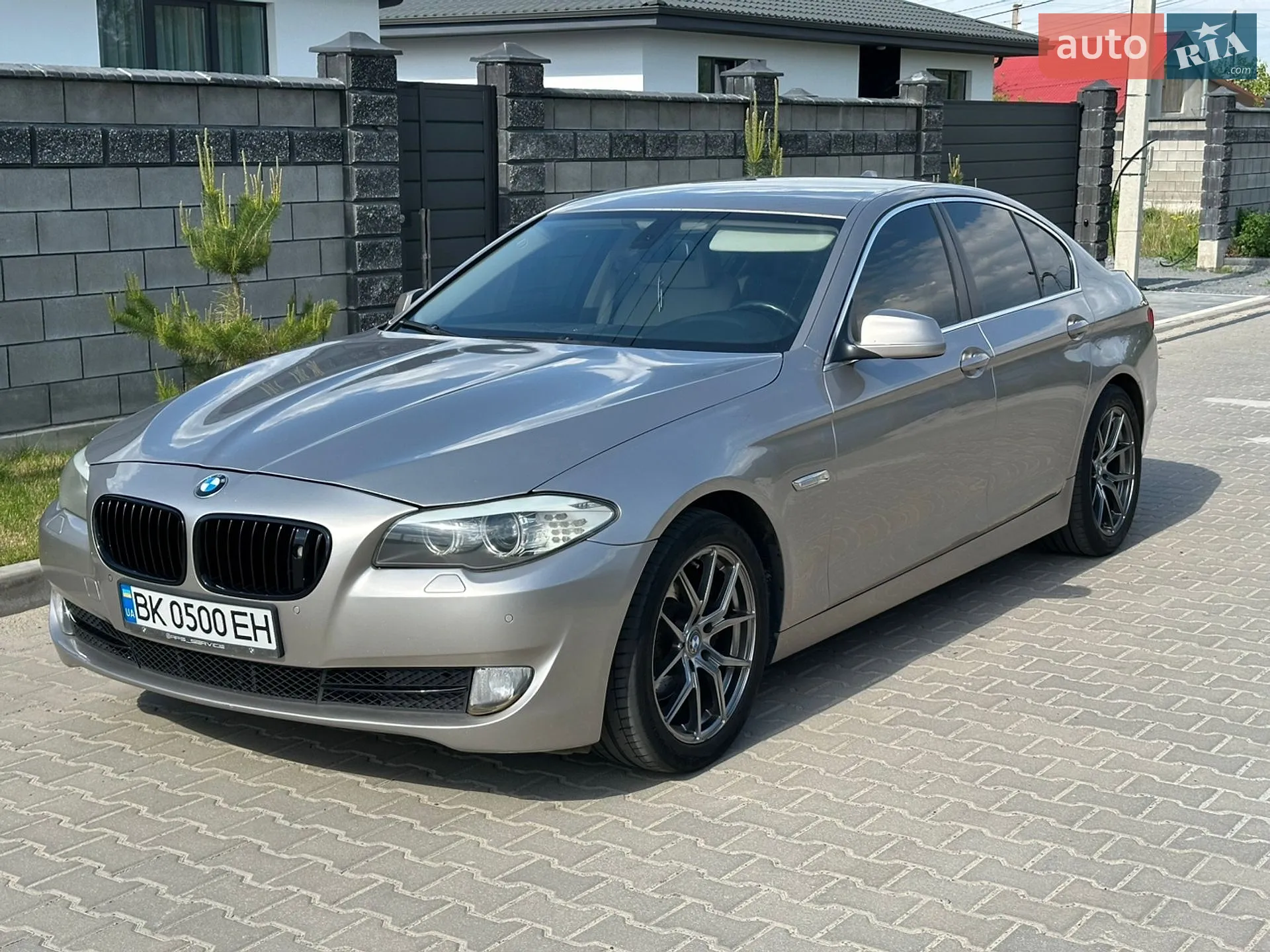 2010 BMW 5er - мініатюра 2