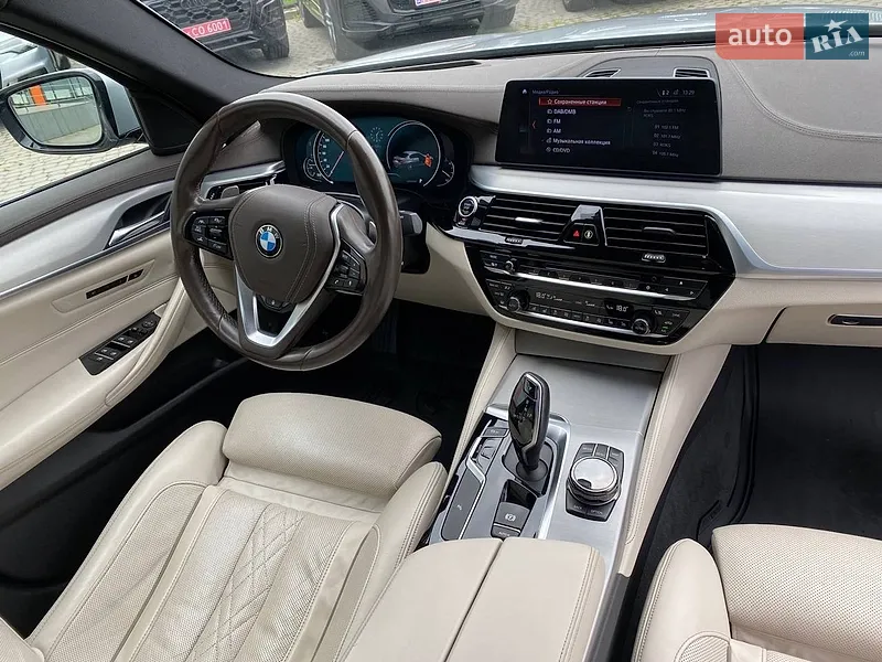 BMW 5 Series 2017 VIN WBAJD51080BC81425 фото оголошення 10 з 76