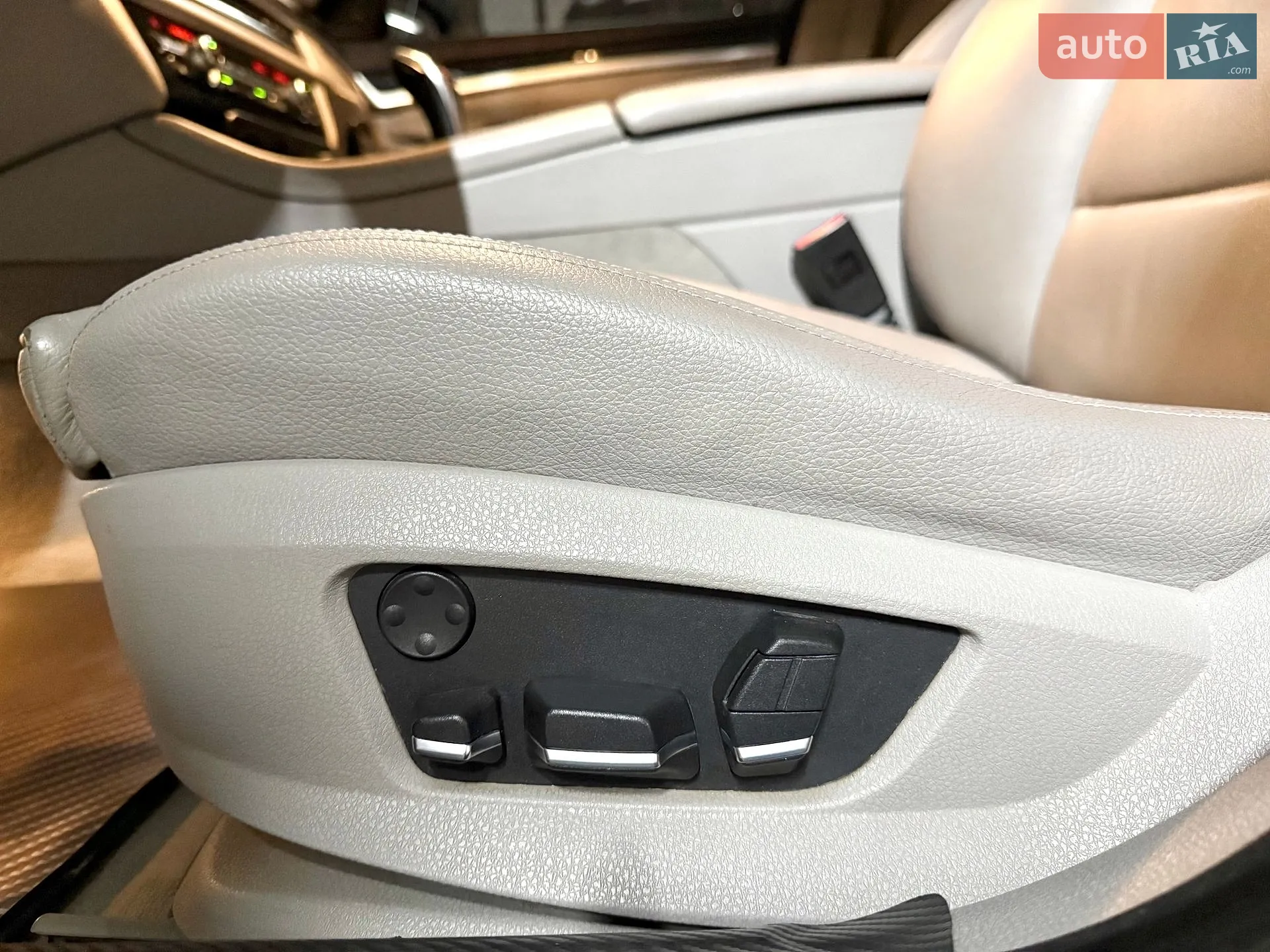 2012 BMW 5er - мініатюра 17
