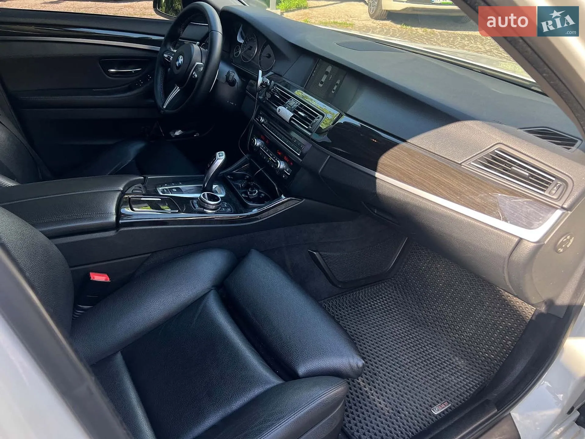 2011 BMW 5er - мініатюра 23