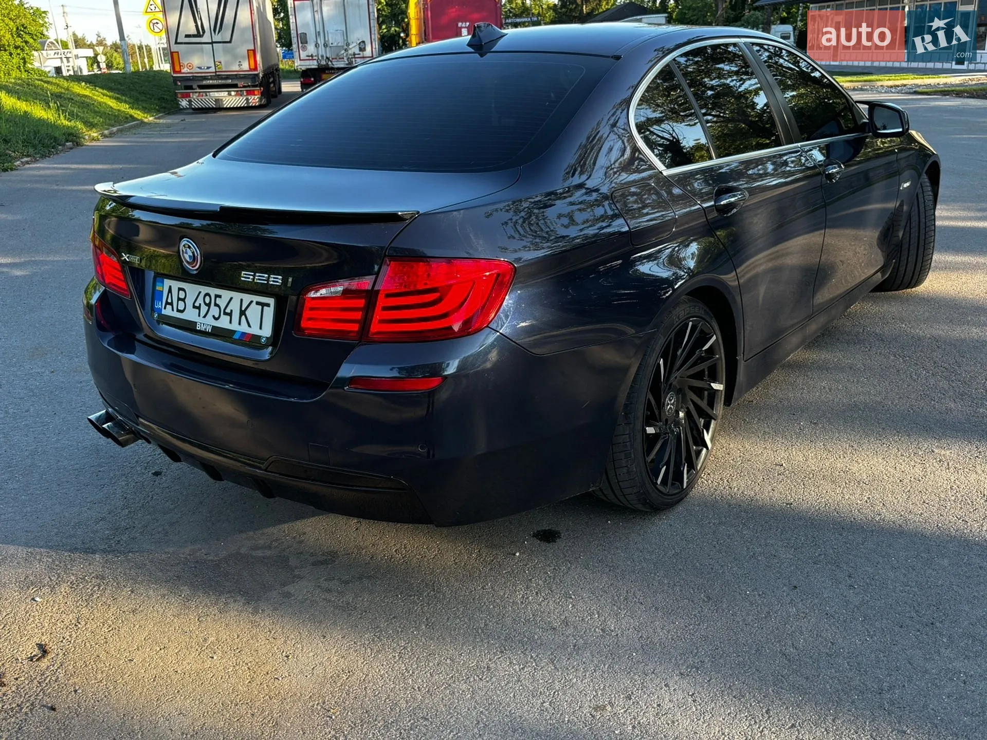 2012 BMW 5er - мініатюра 2