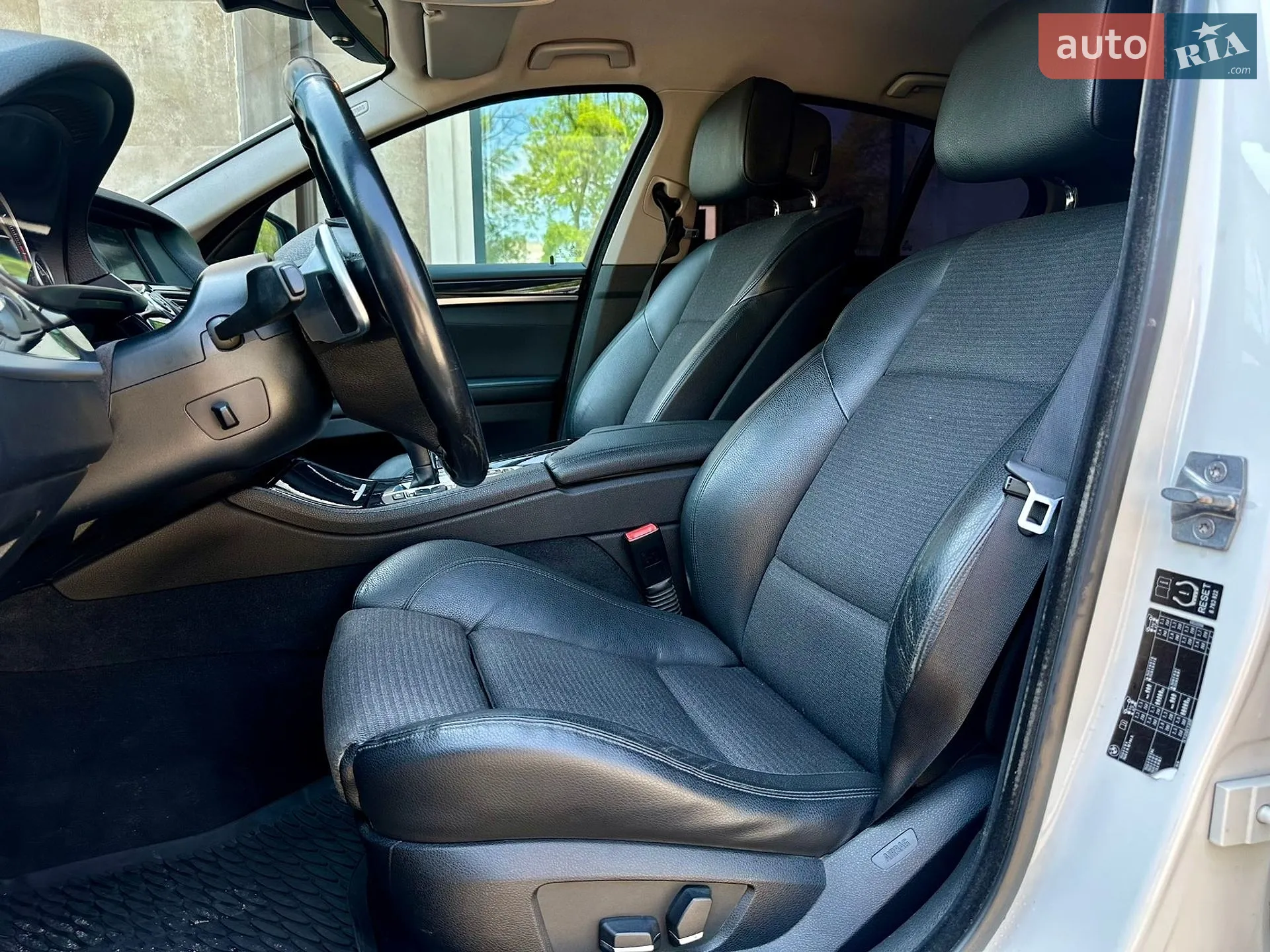 2011 BMW 5er - мініатюра 17