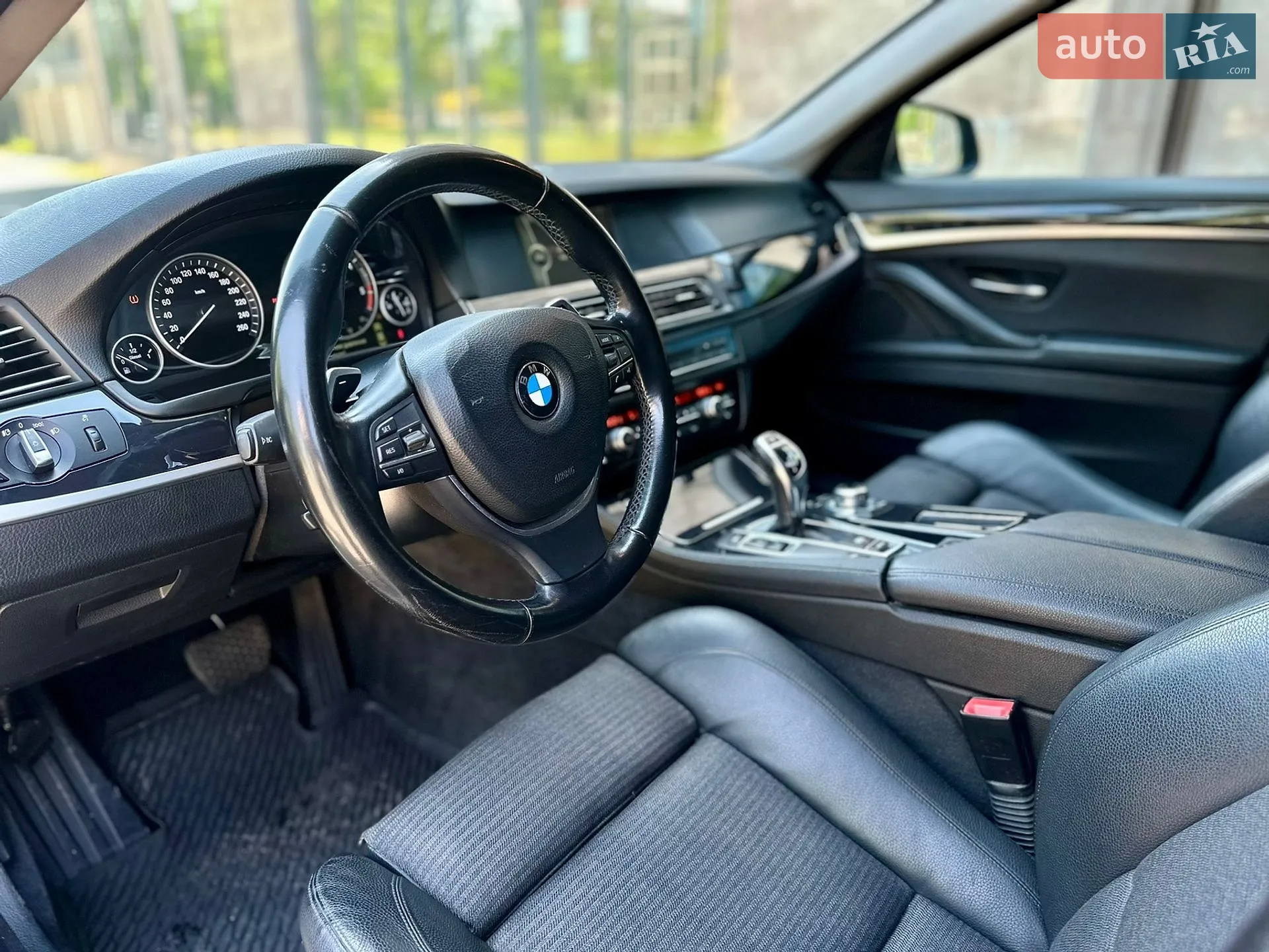 2011 BMW 5er - мініатюра 19