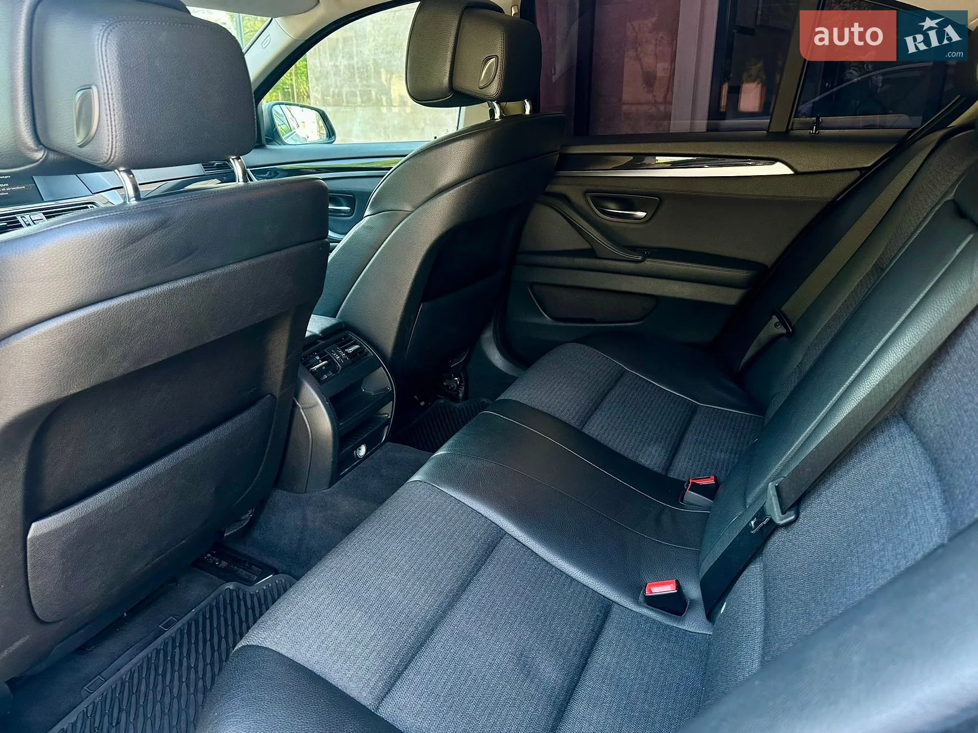 2011 BMW 5er - мініатюра 21
