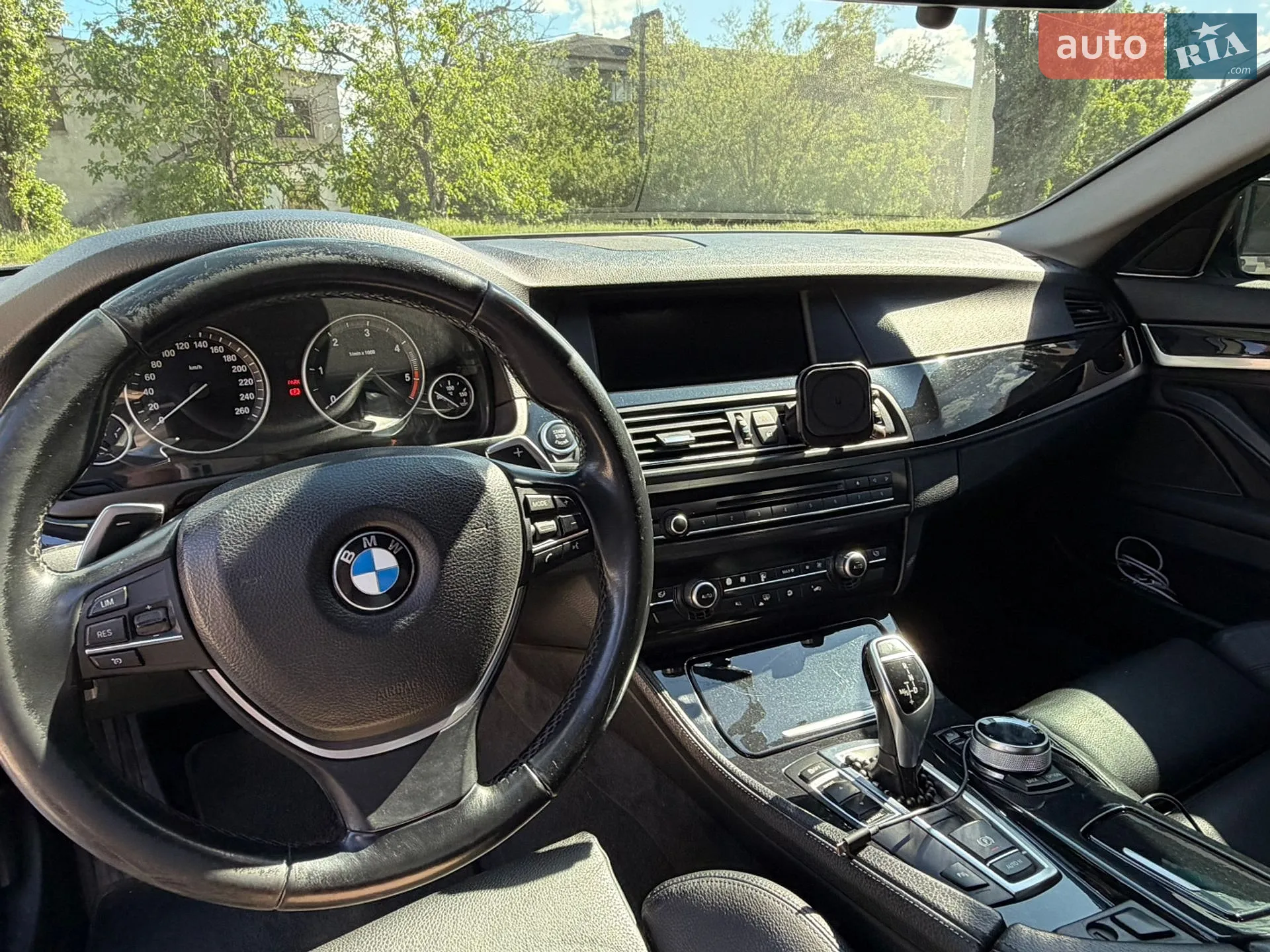 2010 BMW 5er - мініатюра 16