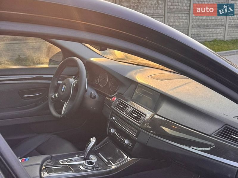 Седан BMW 5 Series 2012 в Мостиске
