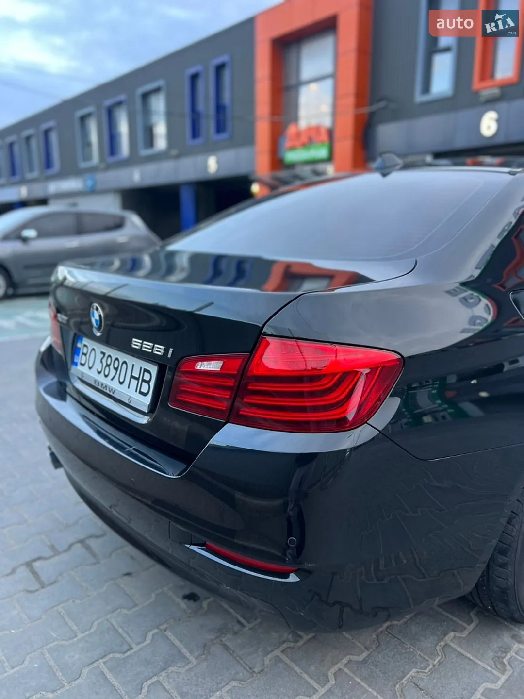 BMW 5 Series 2016 VIN WBA5A7C51GG642390 фото оголошення 12 з 50