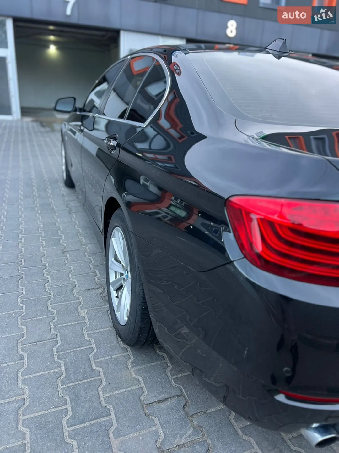 BMW 5 Series 2016 VIN WBA5A7C51GG642390 фото оголошення 17 з 50