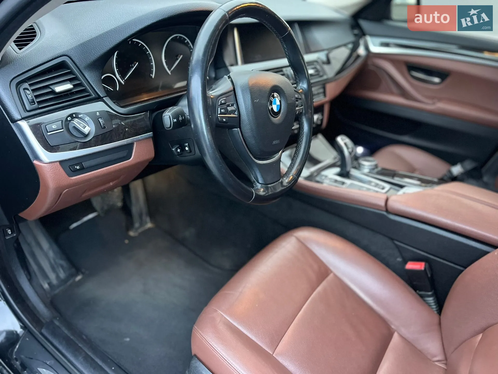 BMW 5 Series 2016 VIN WBA5A7C51GG642390 фото оголошення 32 з 50