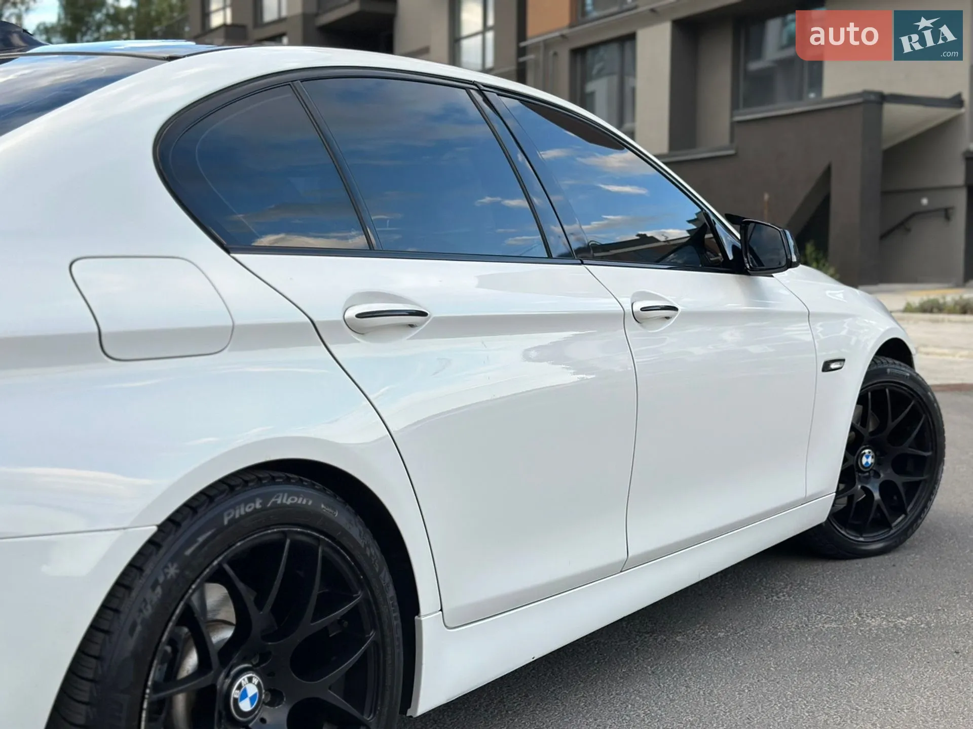 2011 BMW 5er - мініатюра 18
