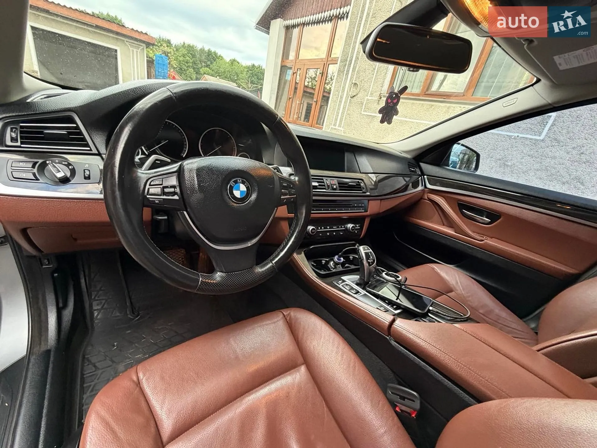 2012 BMW 5er - мініатюра 21
