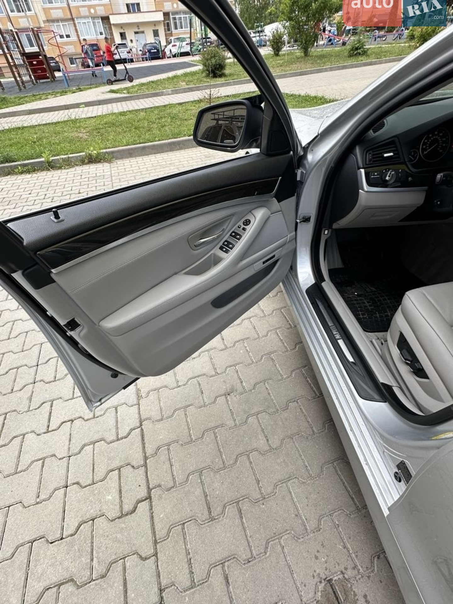 2011 BMW 5er - мініатюра 6