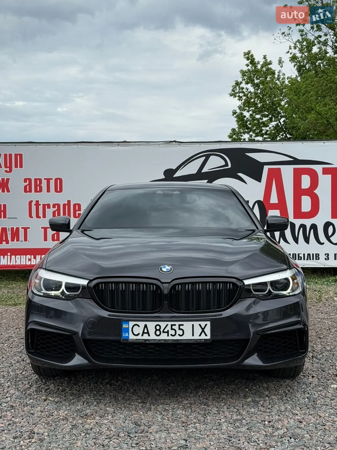 BMW 5 Series 2019 VIN WBAJF31020WW37386 фото оголошення 4 з 19