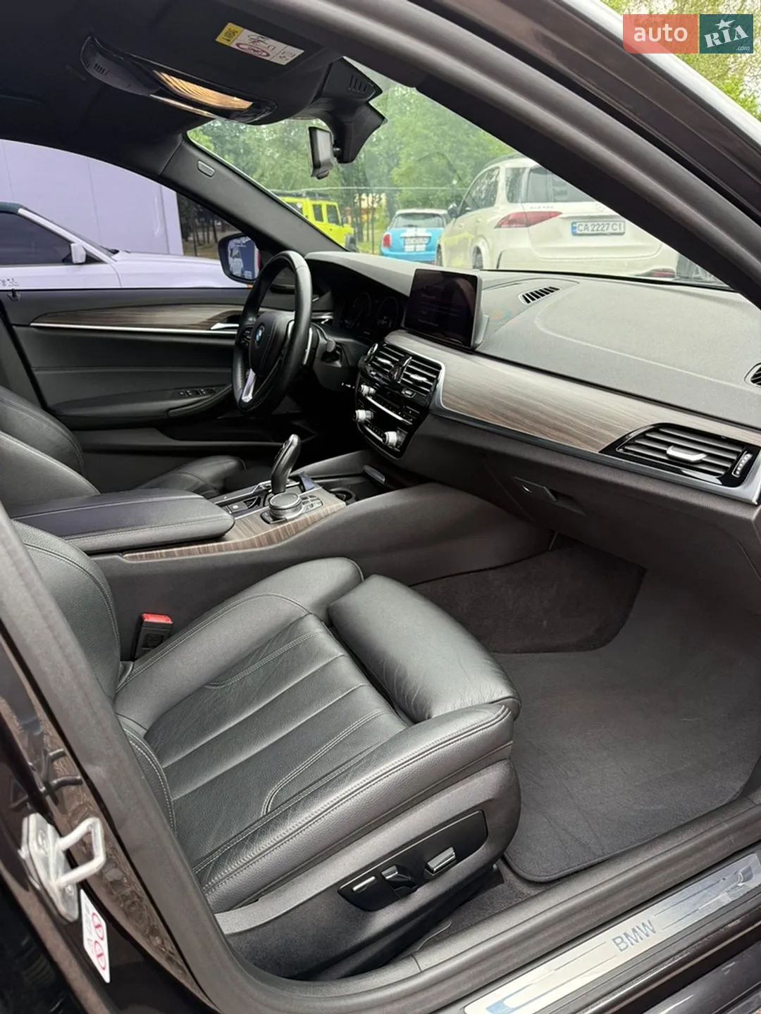 BMW 5 Series 2019 VIN WBAJF31020WW37386 фото оголошення 14 з 19